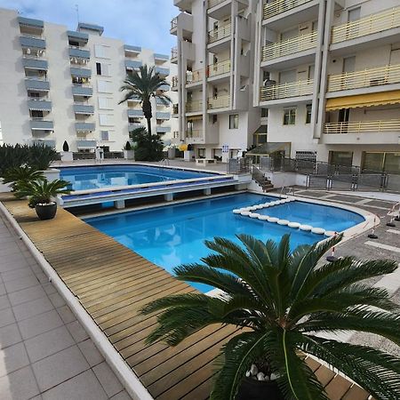 Apartments Novelty Салоу Экстерьер фото