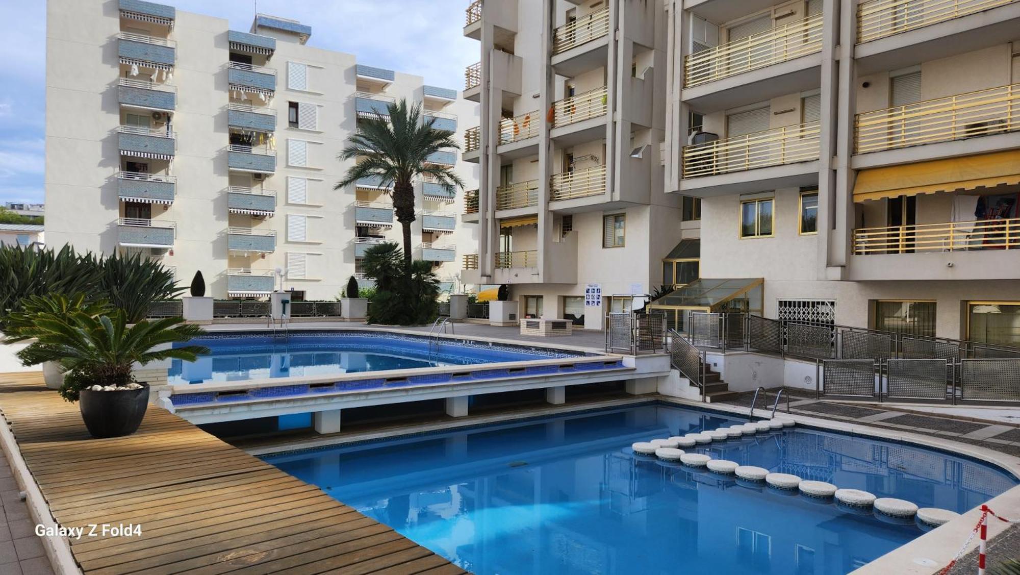 Apartments Novelty Салоу Экстерьер фото