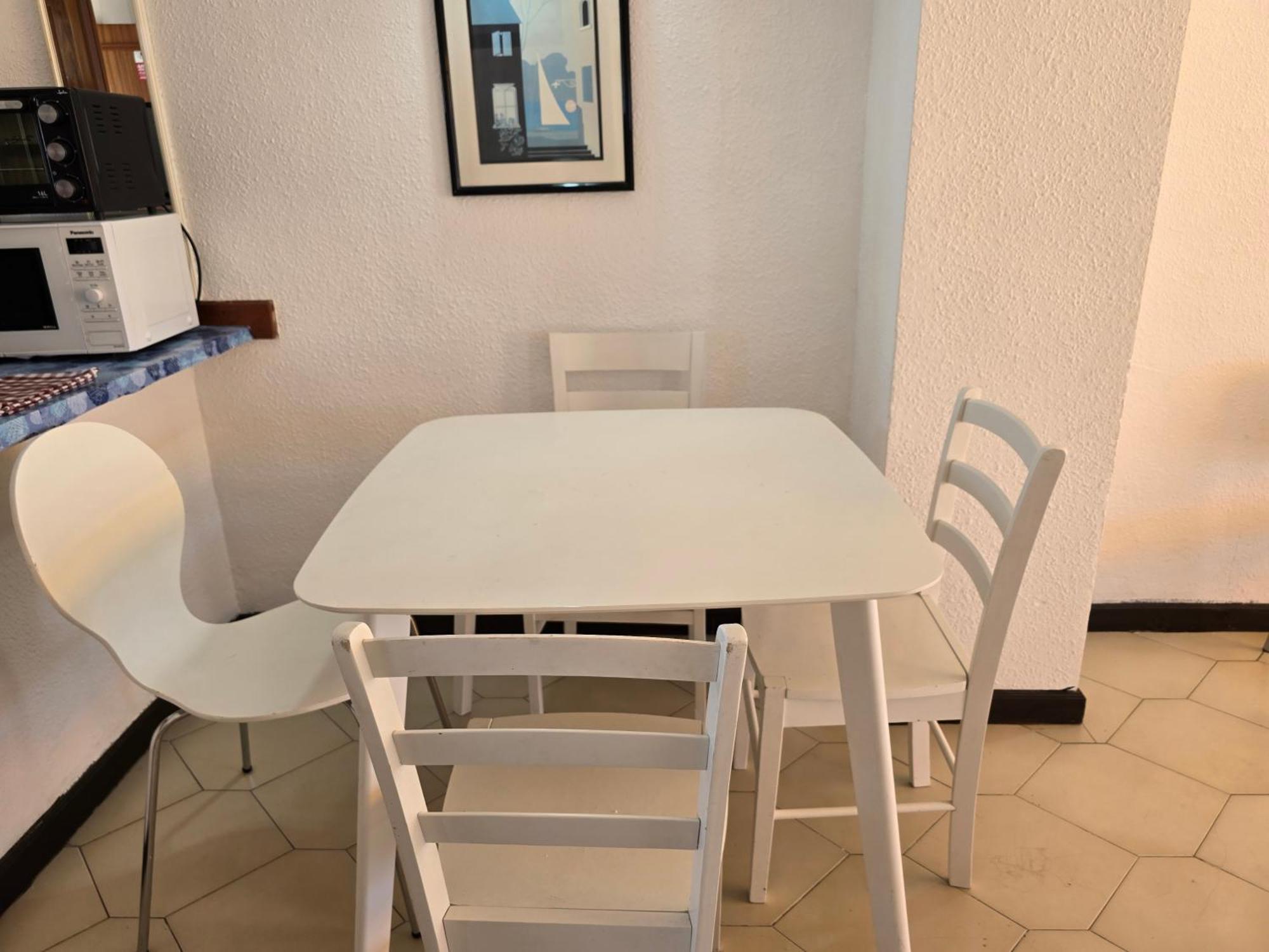 Apartments Novelty Салоу Экстерьер фото