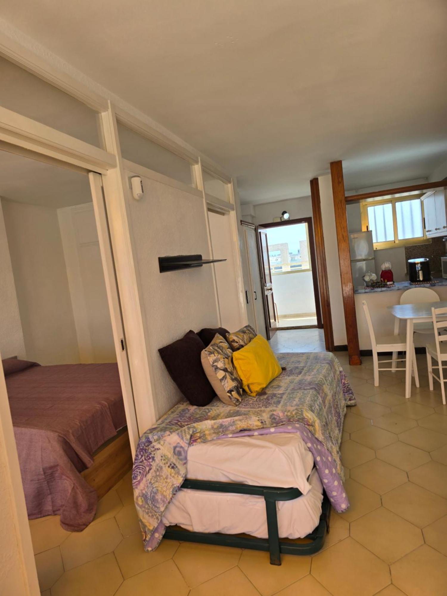 Apartments Novelty Салоу Экстерьер фото